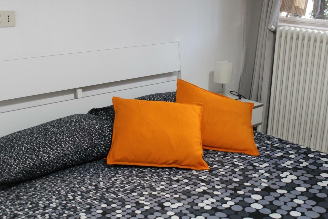 Gli Oleandri Hotell Bellano Exteriör bild