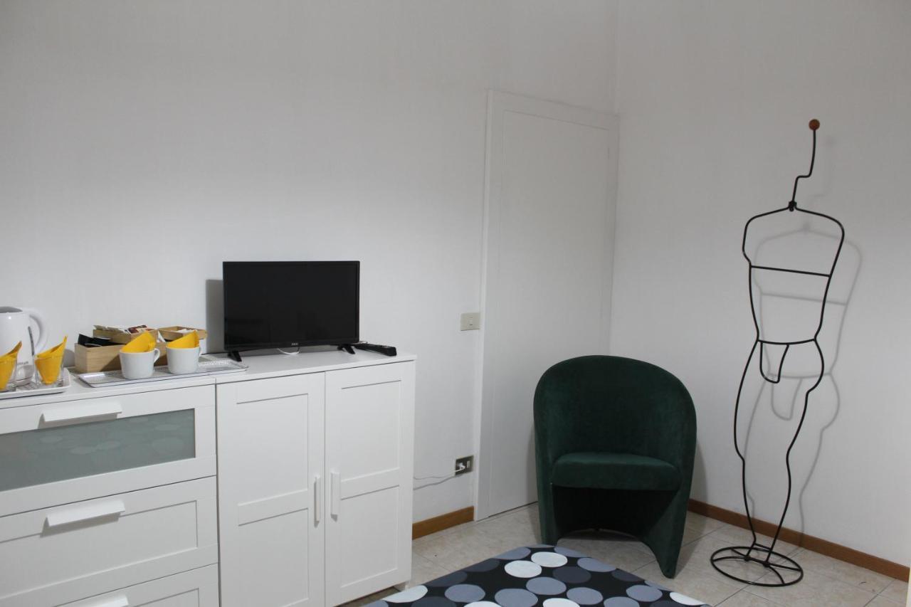 Gli Oleandri Hotell Bellano Exteriör bild